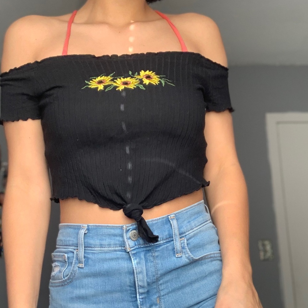 Black Sunflower Knot croptop